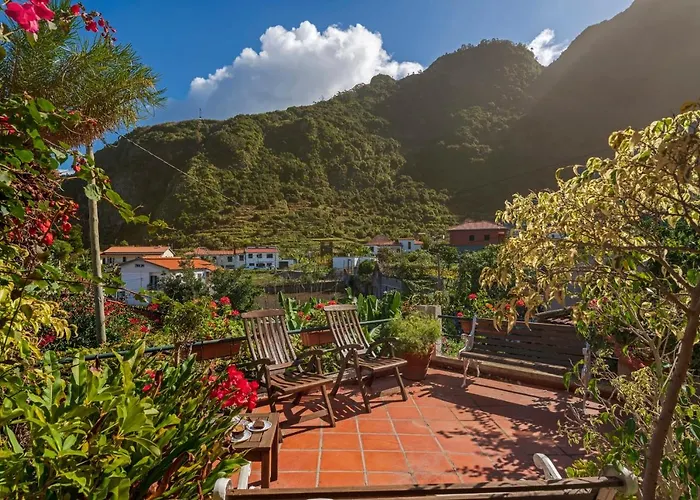 Casa Dos Tercos By An Island *